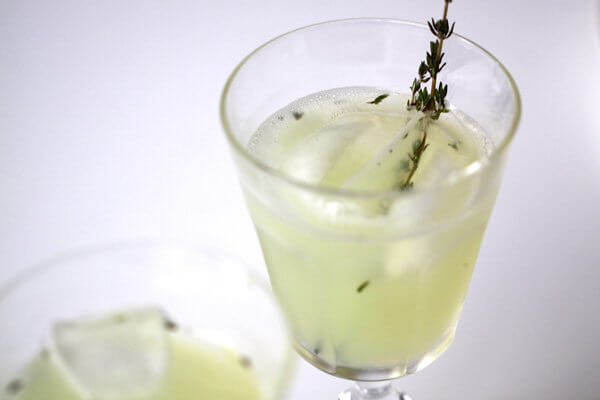 Limoncello gin cocktail with grilled thyme